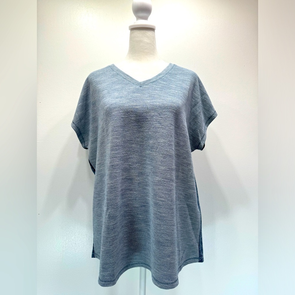 Chico’s Weekends Two Tone Blue Short Sleeve V Neck Slub Knit Tee Size 2/L